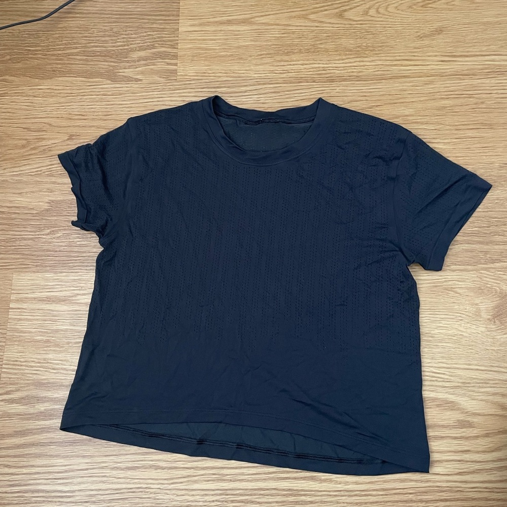 Lulu lemon short sleeve tshirt